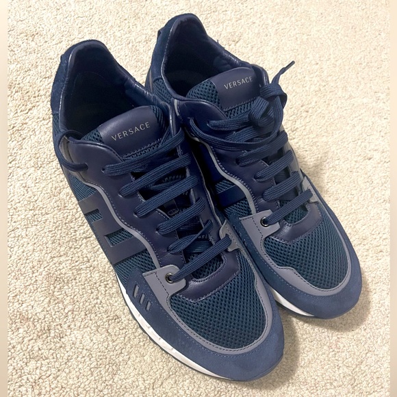 Men's Versace shoes - Picture 1 of 7